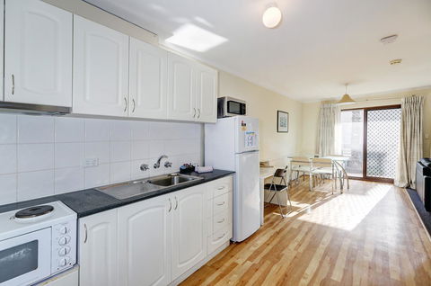 West Beach Lagoon 208 â€“ Great Value! - Accommodation Bookings 12