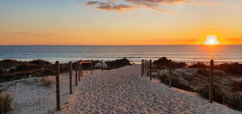 West Beach Lagoon 208 â€“ Great Value! - Accommodation Bookings 26