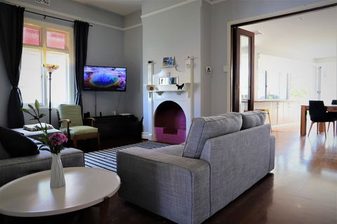 Fremantle Heritage Home For You To Enjoy! - Accommodation Bookings 17