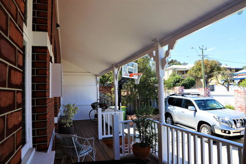 Fremantle Heritage Home For You To Enjoy! - Accommodation Bookings 6