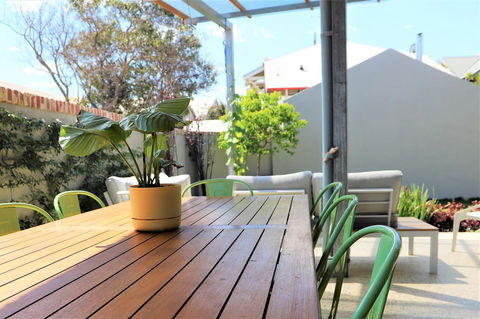 Fremantle Heritage Home For You To Enjoy! - Accommodation Bookings 5