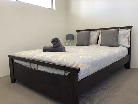 Gerring Court With Free 1 Car Bay Parking - Accommodation Bookings 3