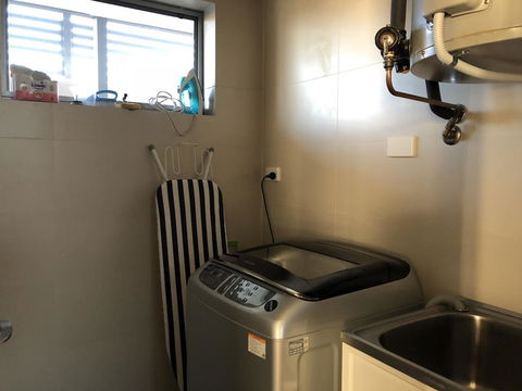 Gerring Court With Free 1 Car Bay Parking - Accommodation Bookings 16