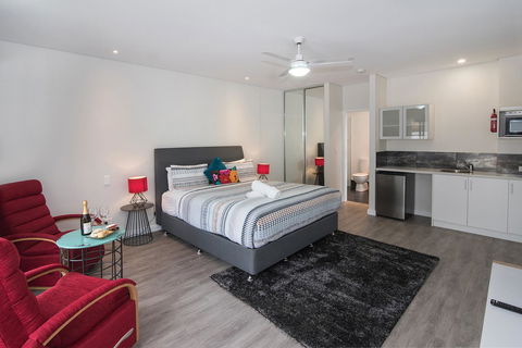 Churchill Studios - Accommodation Bookings 3