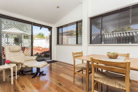 Attadale Excutive Villa - Accommodation Bookings 10