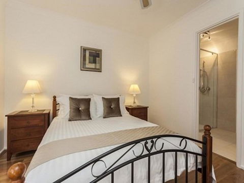 Attadale Excutive Villa - Accommodation Bookings 13