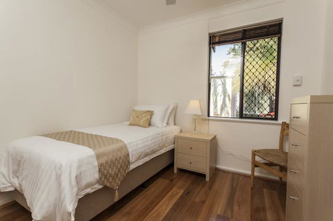 Attadale Excutive Villa - Accommodation Bookings 16