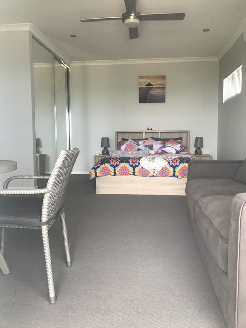 Beach House At SeaScapes.. - Accommodation Bookings 9
