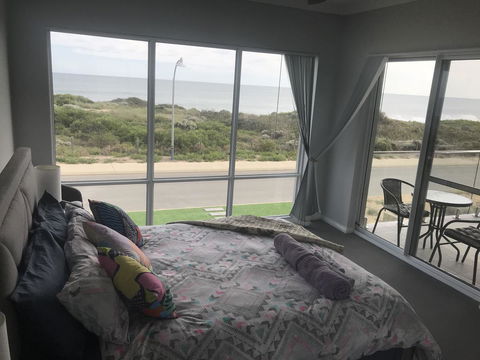 Beach House At SeaScapes.. - Accommodation Bookings 4