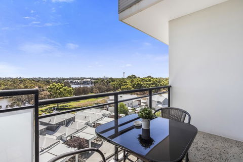 508 Stupendous Sunsets & Views Pool Gym Parking - Accommodation Bookings 26