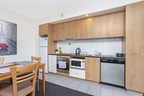 508 Stupendous Sunsets & Views Pool Gym Parking - Accommodation Bookings 43