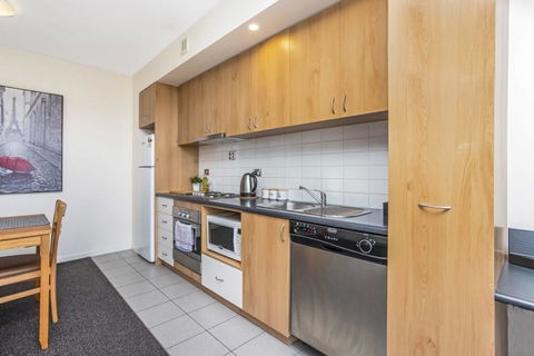 508 Stupendous Sunsets & Views Pool Gym Parking - Accommodation Bookings 41
