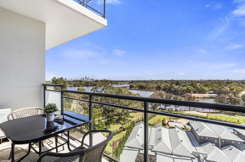 508 Stupendous Sunsets & Views Pool Gym Parking - Accommodation Bookings 25