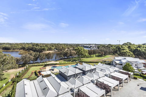 508 Stupendous Sunsets & Views Pool Gym Parking - Accommodation Bookings 33