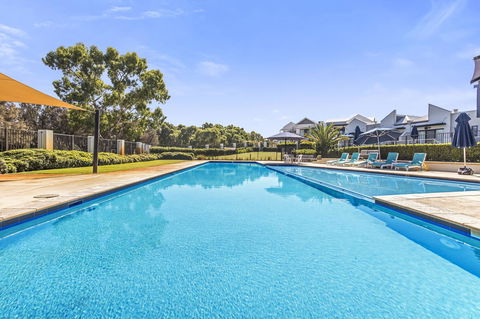 508 Stupendous Sunsets & Views Pool Gym Parking - Accommodation Bookings 27