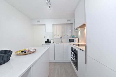 Cottesloe Apartment Close To Beach - Accommodation Bookings 3