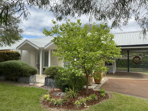 Whitesands Holiday Villas - Accommodation Bookings 1