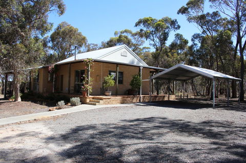 Kendenup Cottages And Lodge - Accommodation Bookings 20