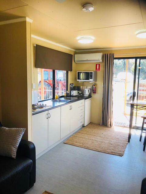 Kendenup Cottages And Lodge - Accommodation Bookings 9