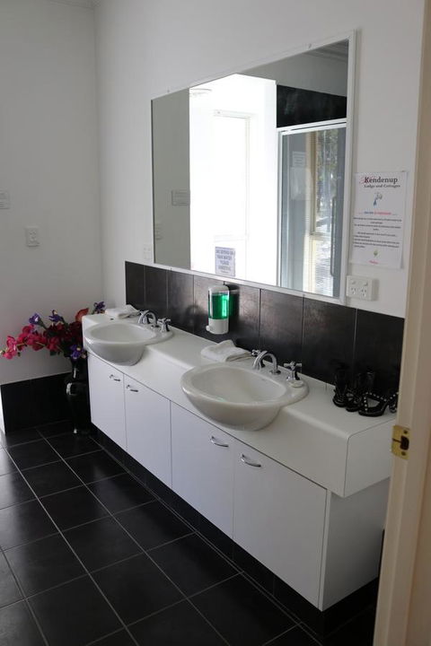 Kendenup Cottages And Lodge - Accommodation Bookings 18