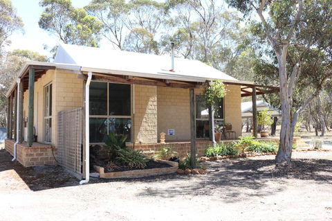 Kendenup Cottages And Lodge - Accommodation Bookings 22