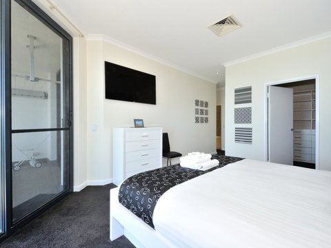 Nautilus By Rockingham Apartments - Accommodation Bookings 3