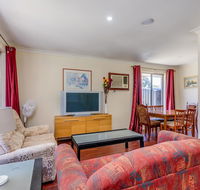 Brilliant neat convenient family-friendly house - Accommodation Bookings