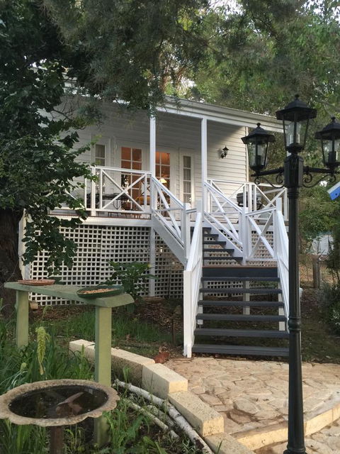 Applegate Lane Chalet - Accommodation Bookings 16