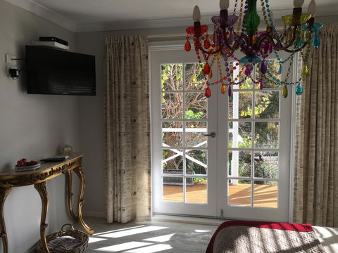 Applegate Lane Chalet - Accommodation Bookings 6