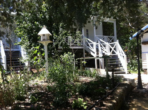 Applegate Lane Chalet - Accommodation Bookings 15