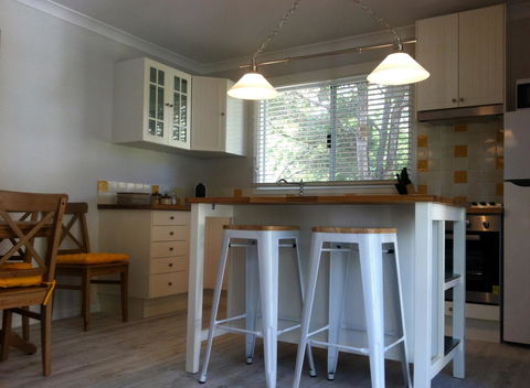 Applegate Lane Chalet - Accommodation Bookings 13