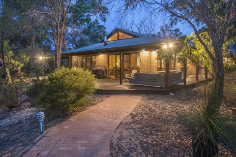 53 Martina Drive - Accommodation Bookings 3