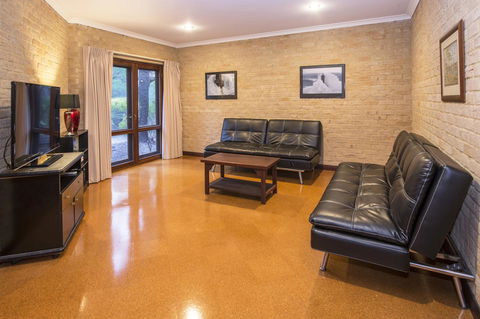 53 Martina Drive - Accommodation Bookings 26