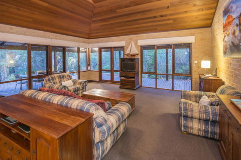 53 Martina Drive - Accommodation Bookings 14