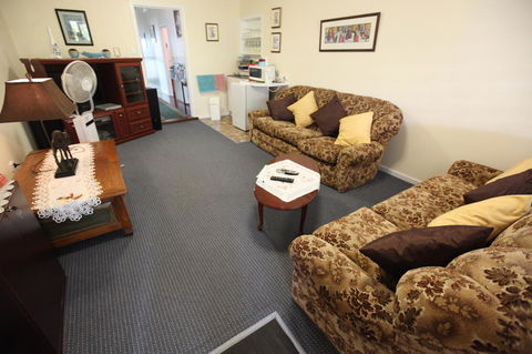 Jacaranda Guest House - Accommodation Bookings 8