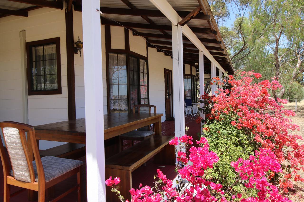 Jennacubbine WA Accommodation Bookings
