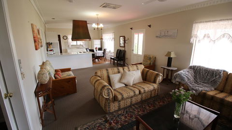 Daisy Cottage - Accommodation Bookings 2