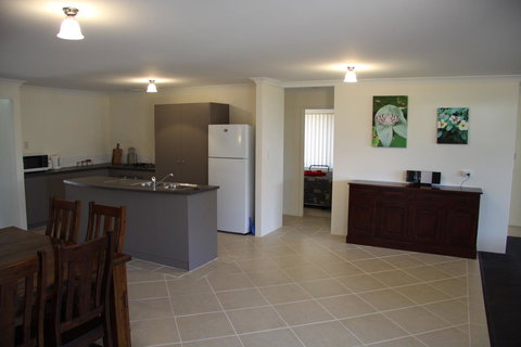 Byford House On The Scarp - Accommodation Bookings 3