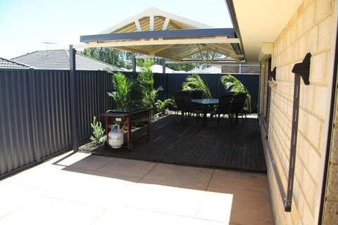 Byford House On The Scarp - Accommodation Bookings 15