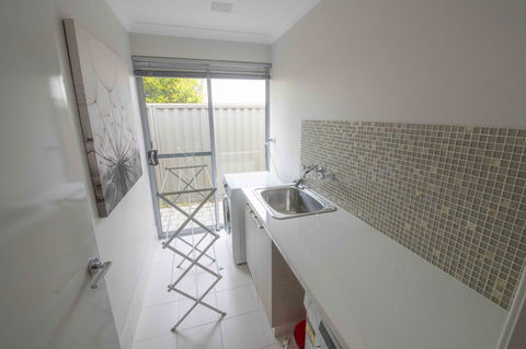 Magnificent Beach Retreat - Accommodation Bookings 34
