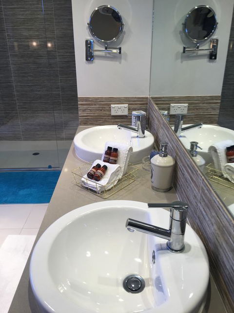 Magnificent Beach Retreat - Accommodation Bookings 39