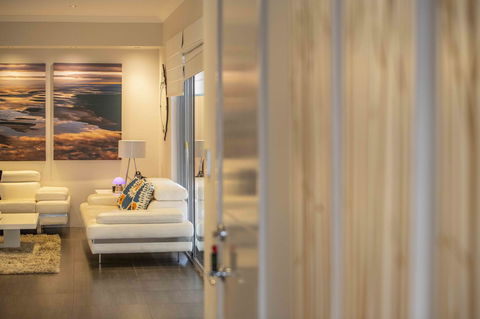 Magnificent Beach Retreat - Accommodation Bookings 25