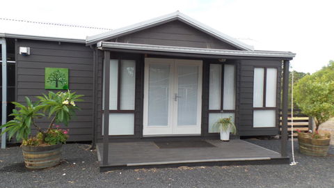 Windfall Estate Vineyard Cottage - Accommodation Bookings 15