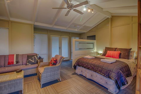 Windfall Estate Vineyard Cottage - Accommodation Bookings 0