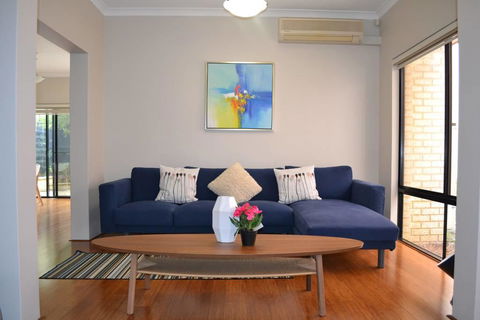 Highgate Modern Home (4 Mins To Perth City) - Accommodation Bookings 1
