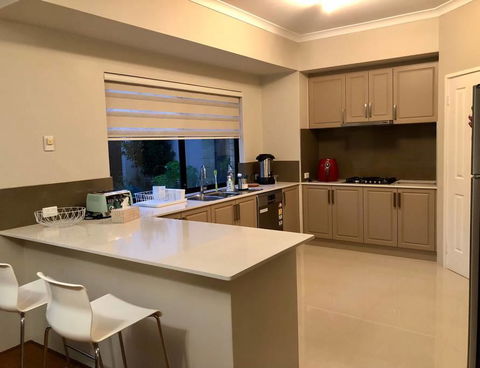 Highgate Modern Home (4 Mins To Perth City) - Accommodation Bookings 4