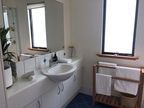Orion Studio With Ocean Views - Accommodation Bookings 9