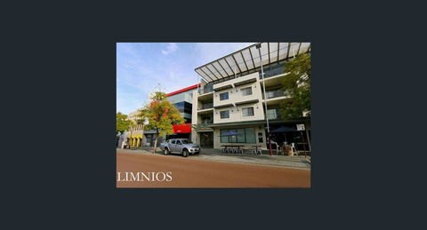 Frankly Francis - Exquisite Executive Apartment - Accommodation Bookings 1