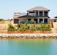 27 Corella Court - Exquisite Marina Home With a Pool and Wi-Fi - Accommodation Bookings