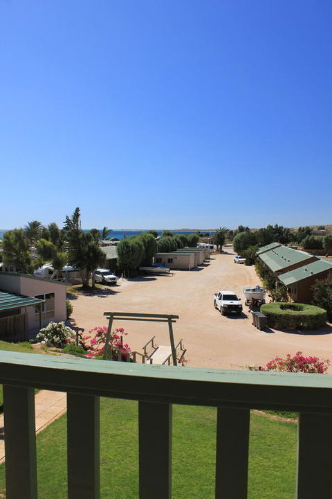 Ningaloo Coral Bay â€“ Bayview - Accommodation Bookings 21